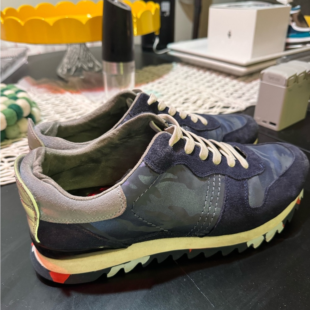 KARL LAGERFELD PARIS
Men's Camo Lace-Up Running Sneakers|Blue|10.5